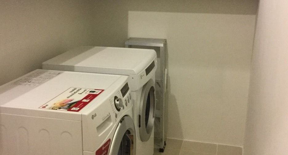 Condo en venta y en alquiler de 4 habitaciones en Watthana, Bangkok