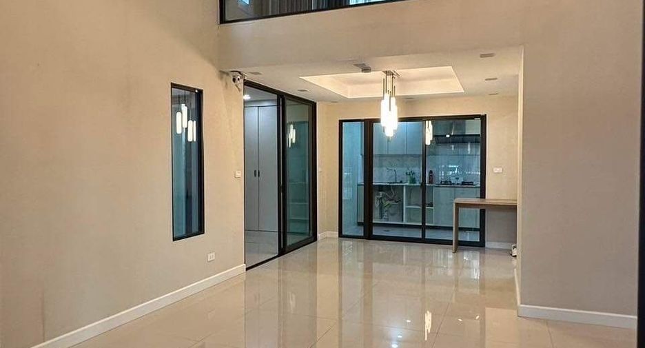 For sale and for rent 4 bedrooms house in Suan Luang, Bangkok