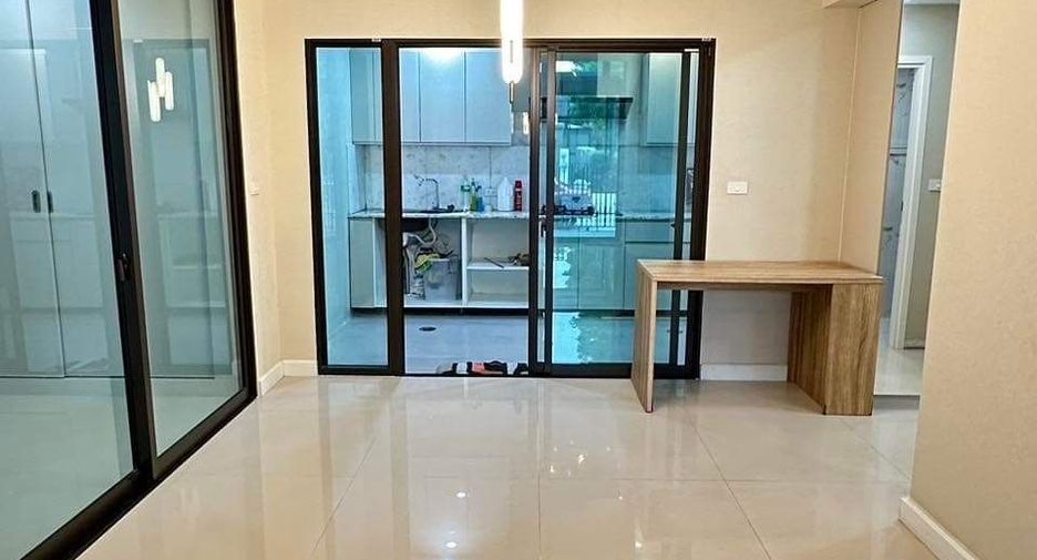 For sale and for rent 4 bedrooms house in Suan Luang, Bangkok