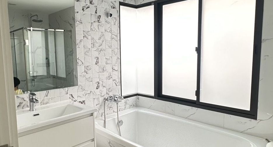 For sale and for rent 4 bedrooms house in Suan Luang, Bangkok