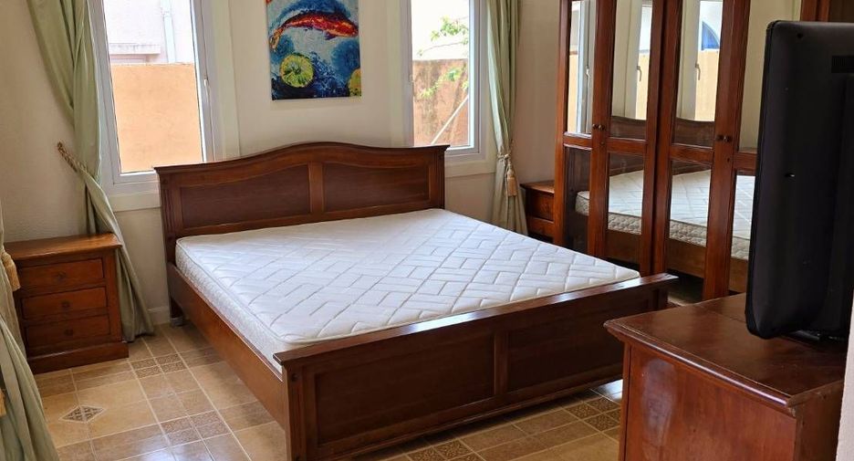 Villa en alquiler de 3 habitaciones en Bang Lamung, Chonburi