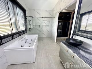 For sale 5 bedrooms villa in Pran Buri, Prachuap Khiri Khan