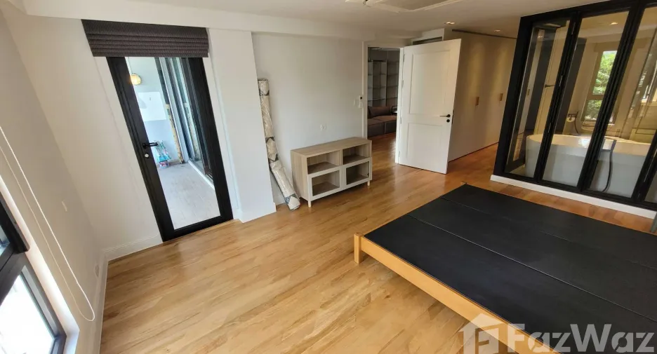 For sale and for rent 2 bedrooms condo in Watthana, Bangkok