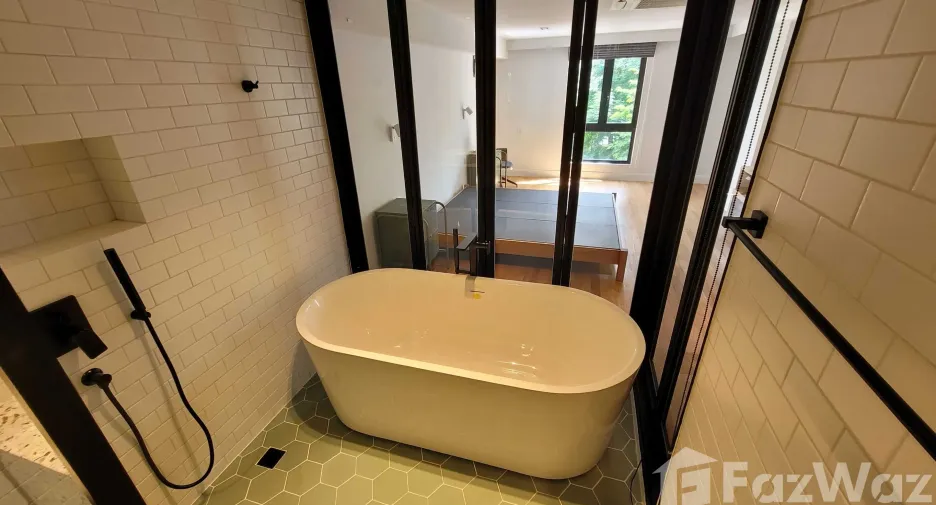 For sale and for rent 2 bedrooms condo in Watthana, Bangkok