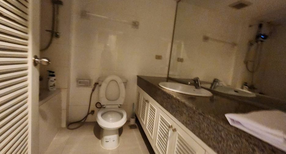 For sale and for rent 3 bedrooms condo in Watthana, Bangkok