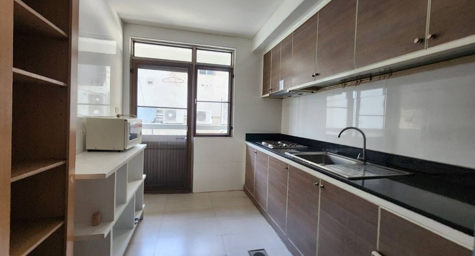 For sale and for rent 3 bedrooms condo in Watthana, Bangkok