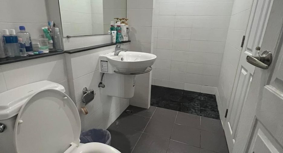 Продажа 3 спальни таунхаус в Сапхан Сунг, Бангкок