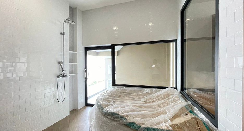 For sale 3 bedrooms townhouse in Wang Thonglang, Bangkok