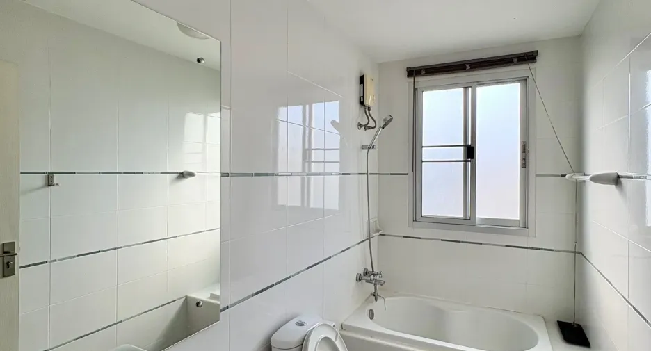 For sale 3 bedrooms house in Si Racha, Chonburi