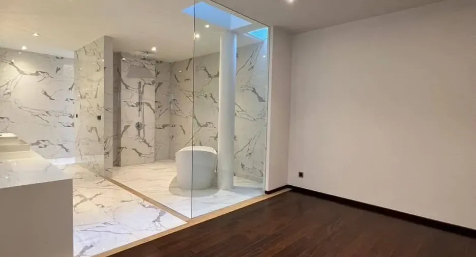 For sale 7 bedrooms house in Lat Phrao, Bangkok
