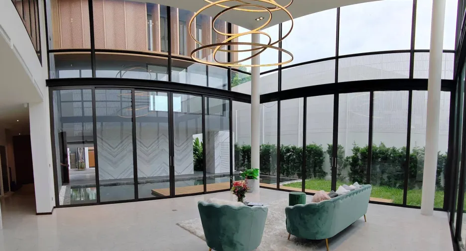 For sale 7 bedrooms house in Lat Phrao, Bangkok