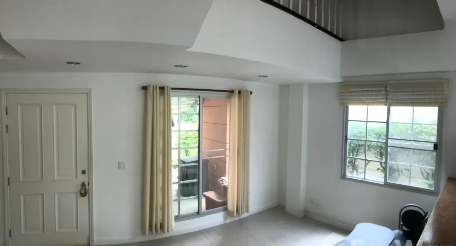 For sale 3 ベッドルーム townhouse in Lak Si, Bangkok