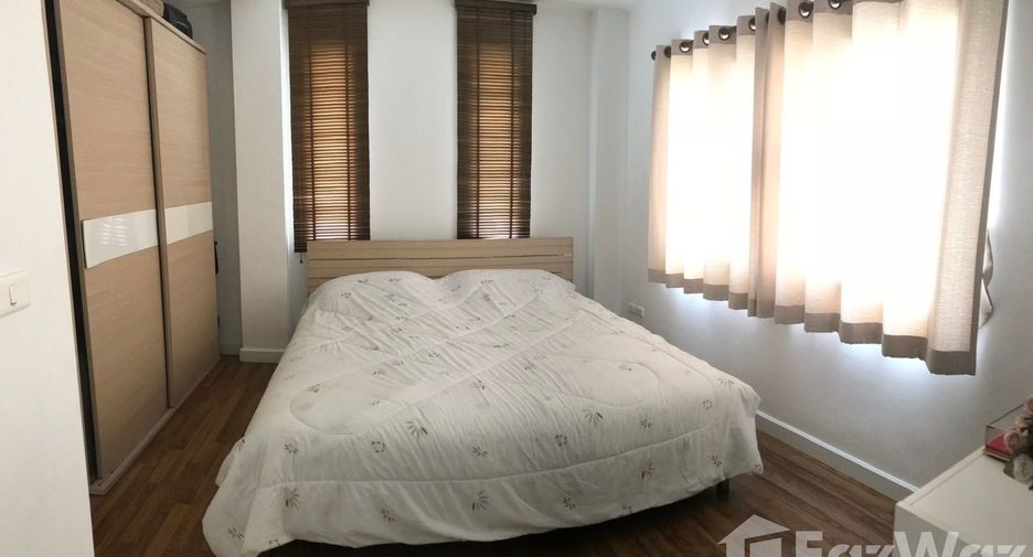 For sale 3 ベッドルーム townhouse in Lak Si, Bangkok