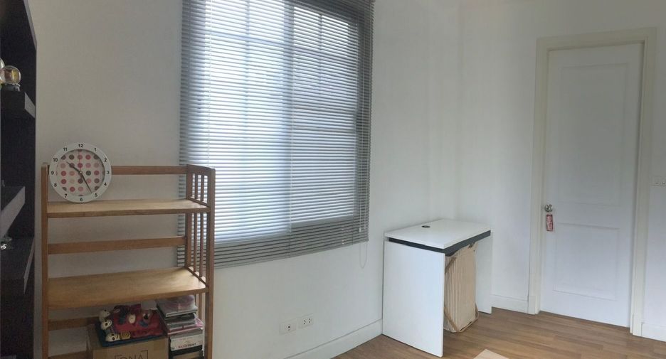 For sale 3 ベッドルーム townhouse in Lak Si, Bangkok