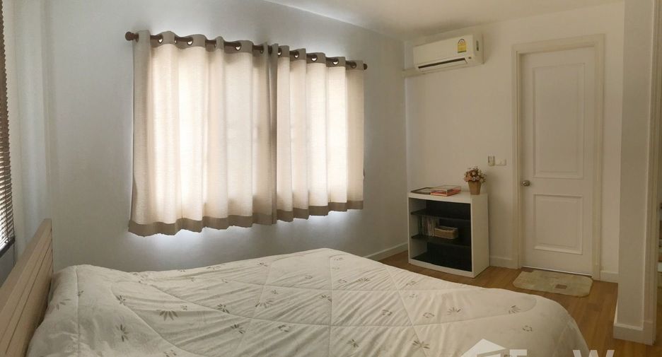 À vendre 3 chambres maison de ville à Lak Si, Bangkok