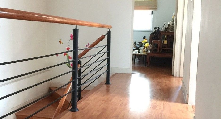 For sale 3 bedrooms townhouse in Nong Khaem, Bangkok