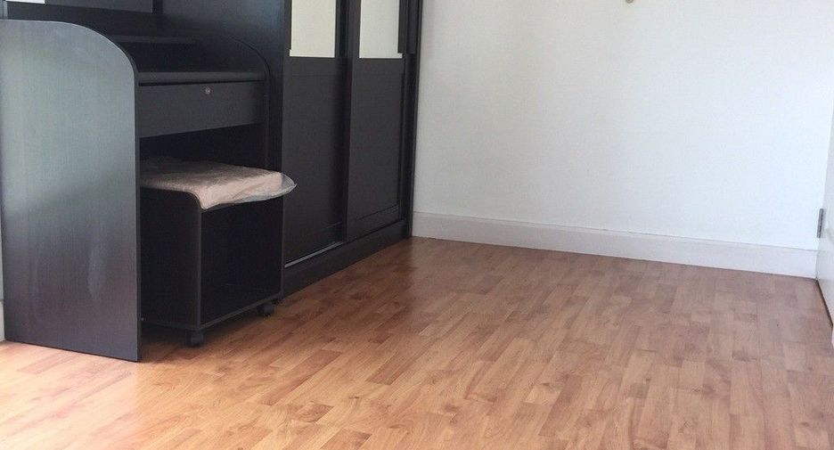 For sale 3 bedrooms townhouse in Nong Khaem, Bangkok