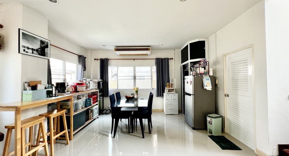 For sale 3 bedrooms house in Phra Samut Chedi, Samut Prakan