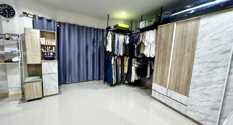 For sale 3 bedrooms house in Phra Samut Chedi, Samut Prakan