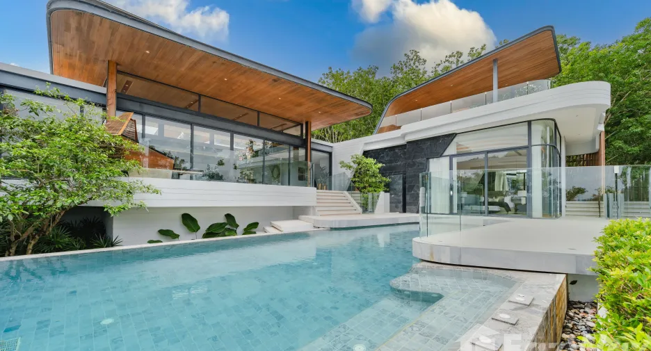 For sale 5 bedrooms villa in Thalang, Phuket