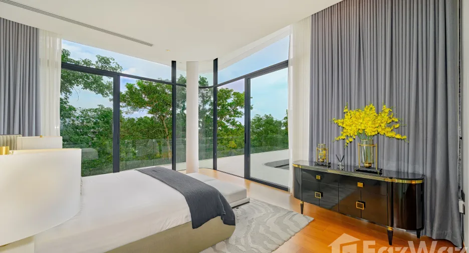 For sale 5 bedrooms villa in Thalang, Phuket