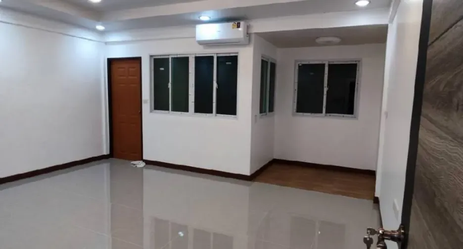 For sale and for rent 2 bedrooms townhouse in Bang Na, Bangkok