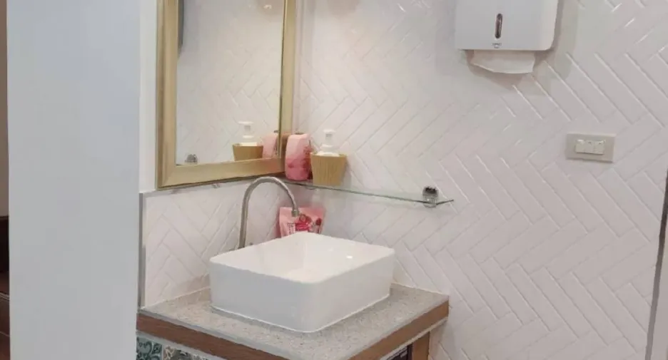 For sale and for rent 2 bedrooms townhouse in Bang Na, Bangkok