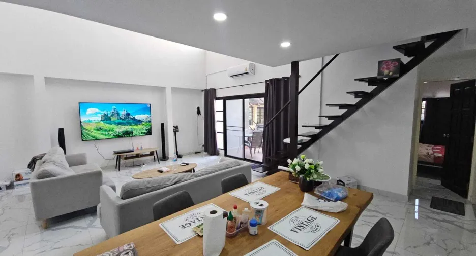 For sale 6 ベッドルーム house in Bang Lamung, Chonburi