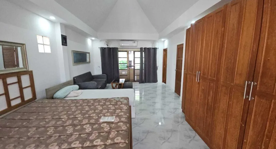 For sale 6 ベッドルーム house in Bang Lamung, Chonburi