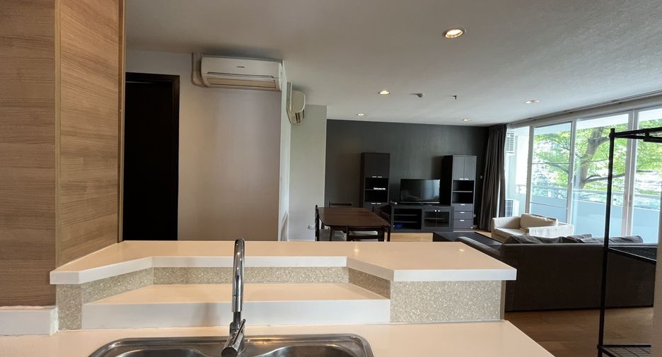 For sale and for rent 2 bedrooms condo in Watthana, Bangkok