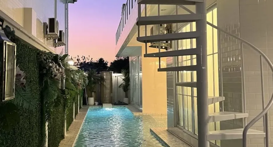 Villa zur Miete mit 4 Zimmer in Mueang Chon Buri, Chonburi