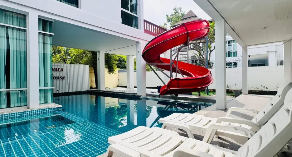 For sale そして for rent 5 ベッドルーム villa in Sattahip, Chonburi