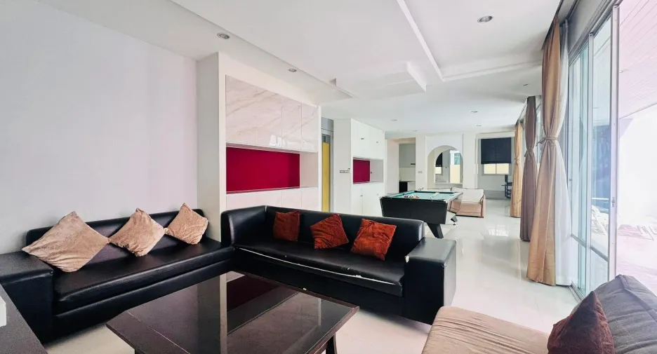 For sale そして for rent 5 ベッドルーム villa in Sattahip, Chonburi