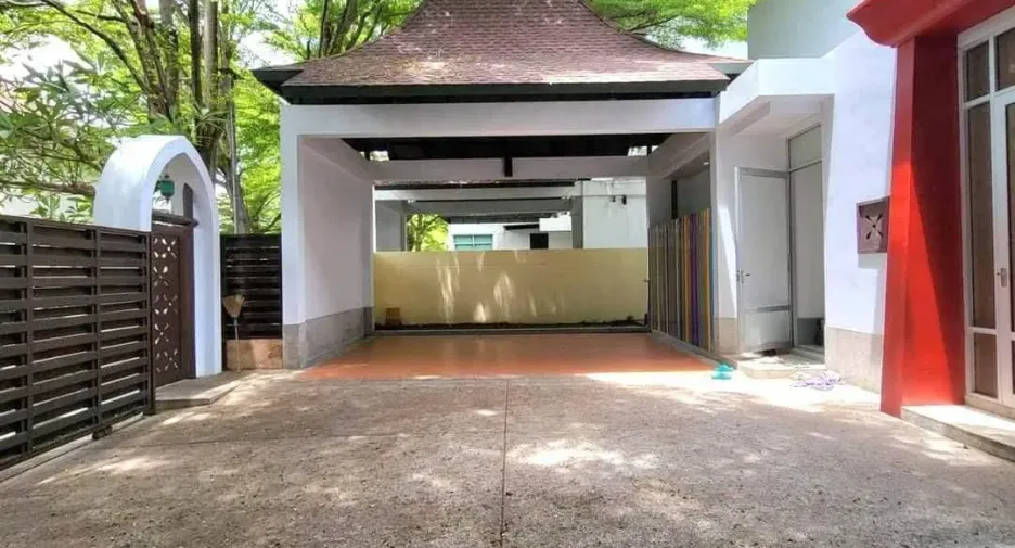 For sale そして for rent 5 ベッドルーム villa in Sattahip, Chonburi
