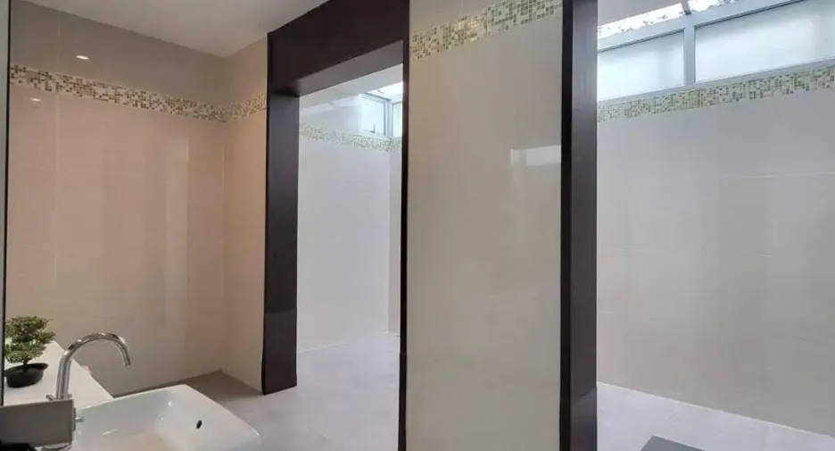 For sale そして for rent 5 ベッドルーム villa in Sattahip, Chonburi