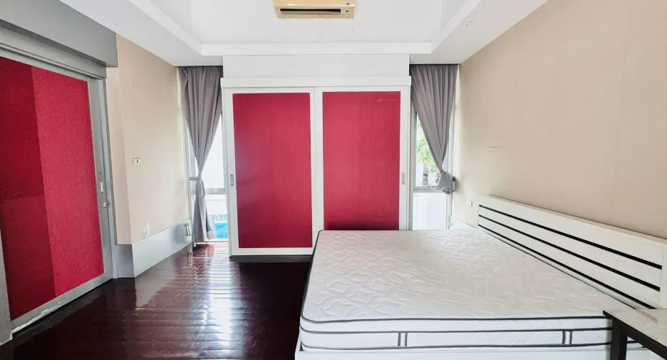 For sale そして for rent 5 ベッドルーム villa in Sattahip, Chonburi