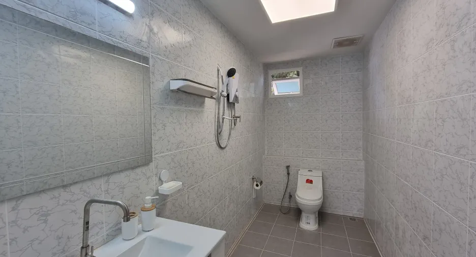 For rent 3 bedrooms townhouse in Mueang Phuket, Phuket