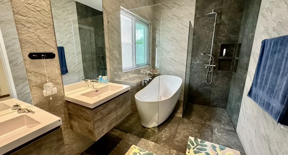 For sale 5 bedrooms villa in Hua Hin, Prachuap Khiri Khan