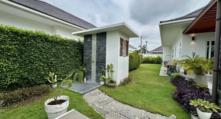 For sale 5 bedrooms villa in Hua Hin, Prachuap Khiri Khan