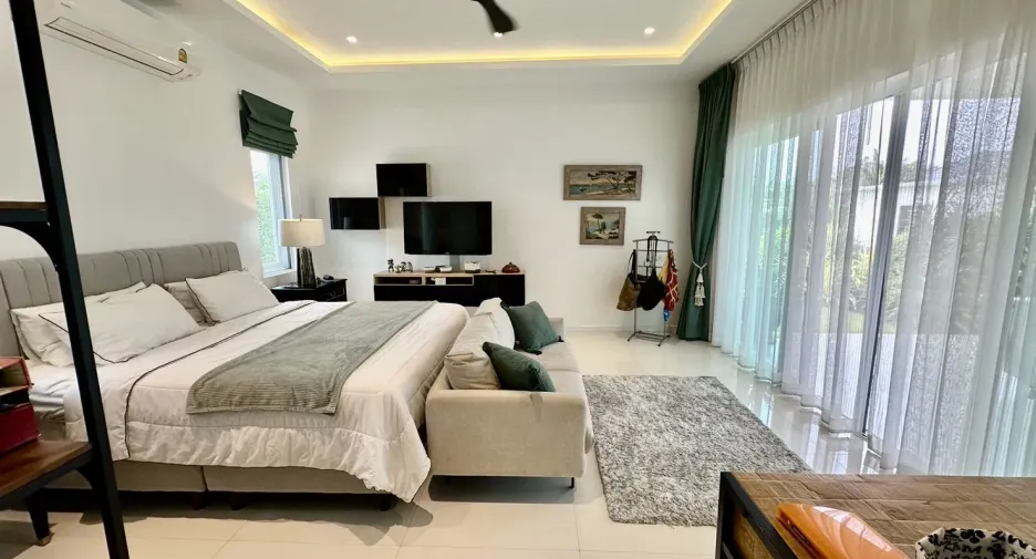 For sale 5 bedrooms villa in Hua Hin, Prachuap Khiri Khan