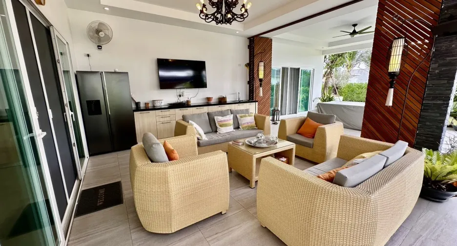 For sale 5 bedrooms villa in Hua Hin, Prachuap Khiri Khan