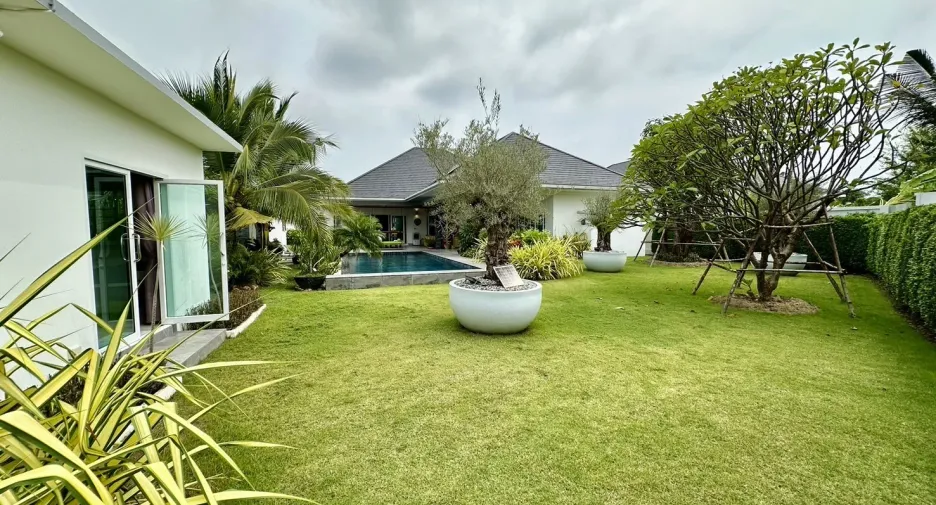 For sale 5 bedrooms villa in Hua Hin, Prachuap Khiri Khan
