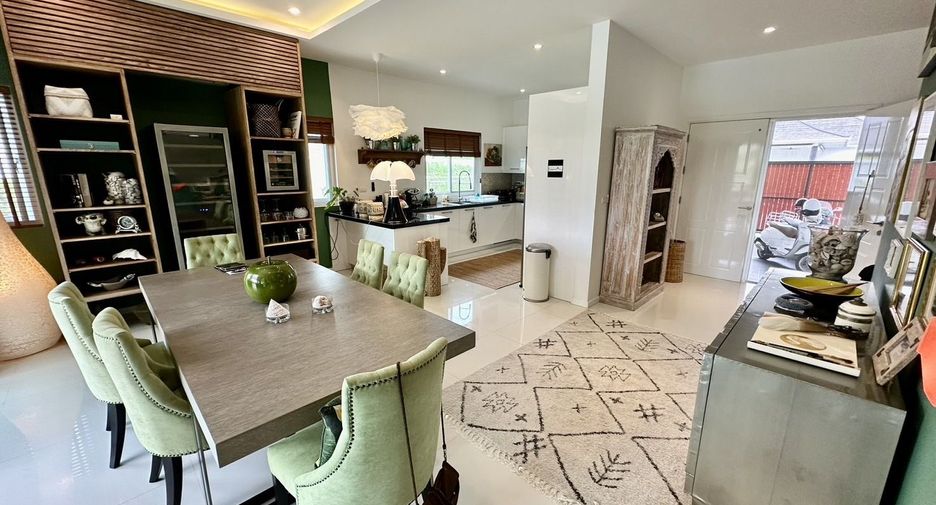 For sale 5 bedrooms villa in Hua Hin, Prachuap Khiri Khan