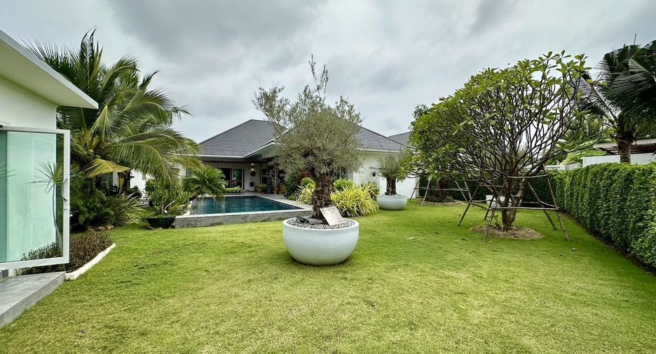 For sale 5 bedrooms villa in Hua Hin, Prachuap Khiri Khan