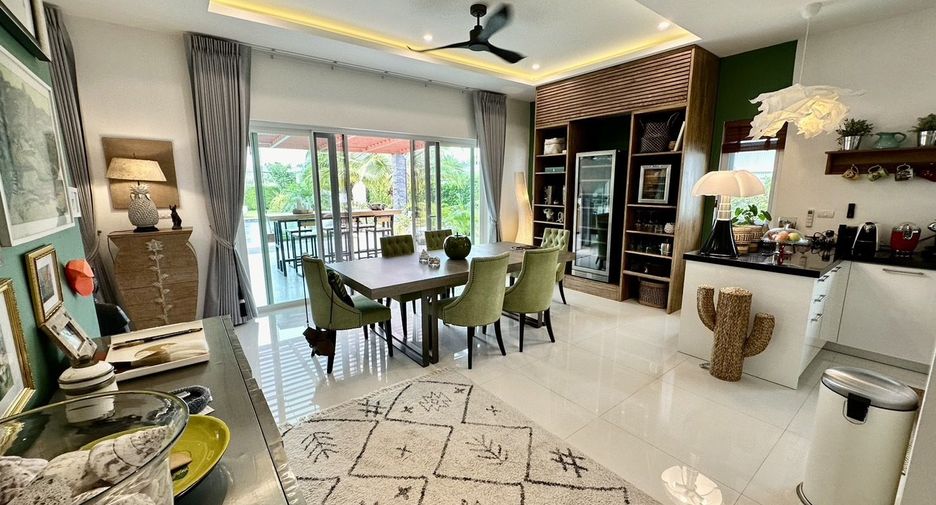 For sale 5 bedrooms villa in Hua Hin, Prachuap Khiri Khan