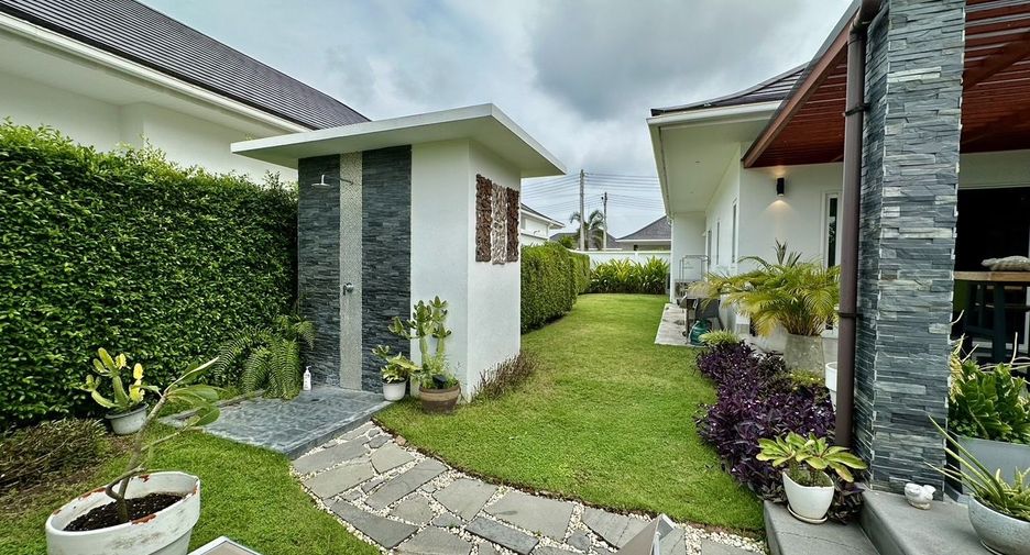For sale 5 bedrooms villa in Hua Hin, Prachuap Khiri Khan