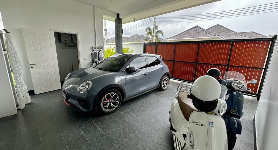 For sale 5 bedrooms villa in Hua Hin, Prachuap Khiri Khan