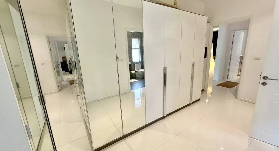 For sale 5 bedrooms villa in Hua Hin, Prachuap Khiri Khan