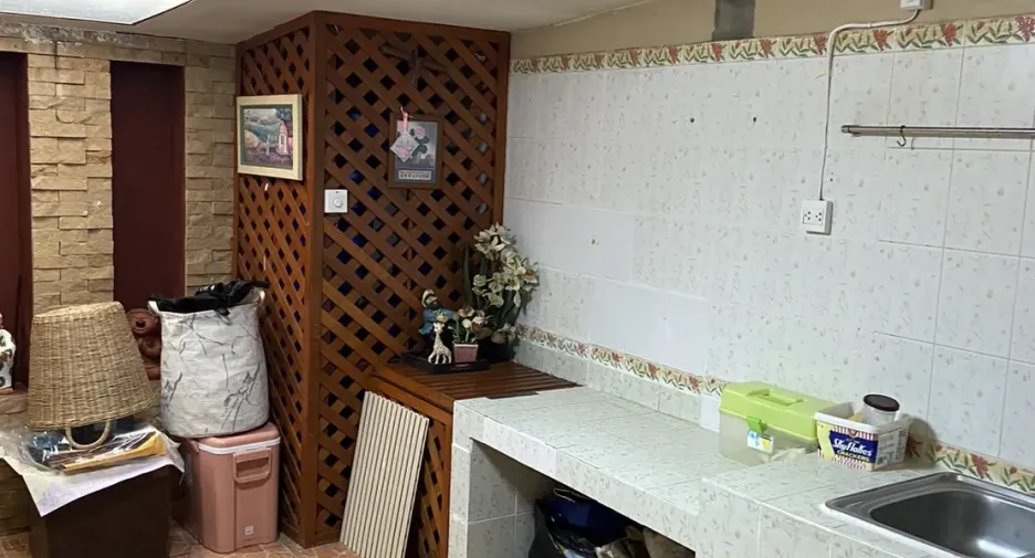 Casa adosada en venta de 4 habitaciones en Huai Khwang, Bangkok