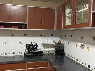 For sale 4 bedrooms townhouse in Huai Khwang, Bangkok